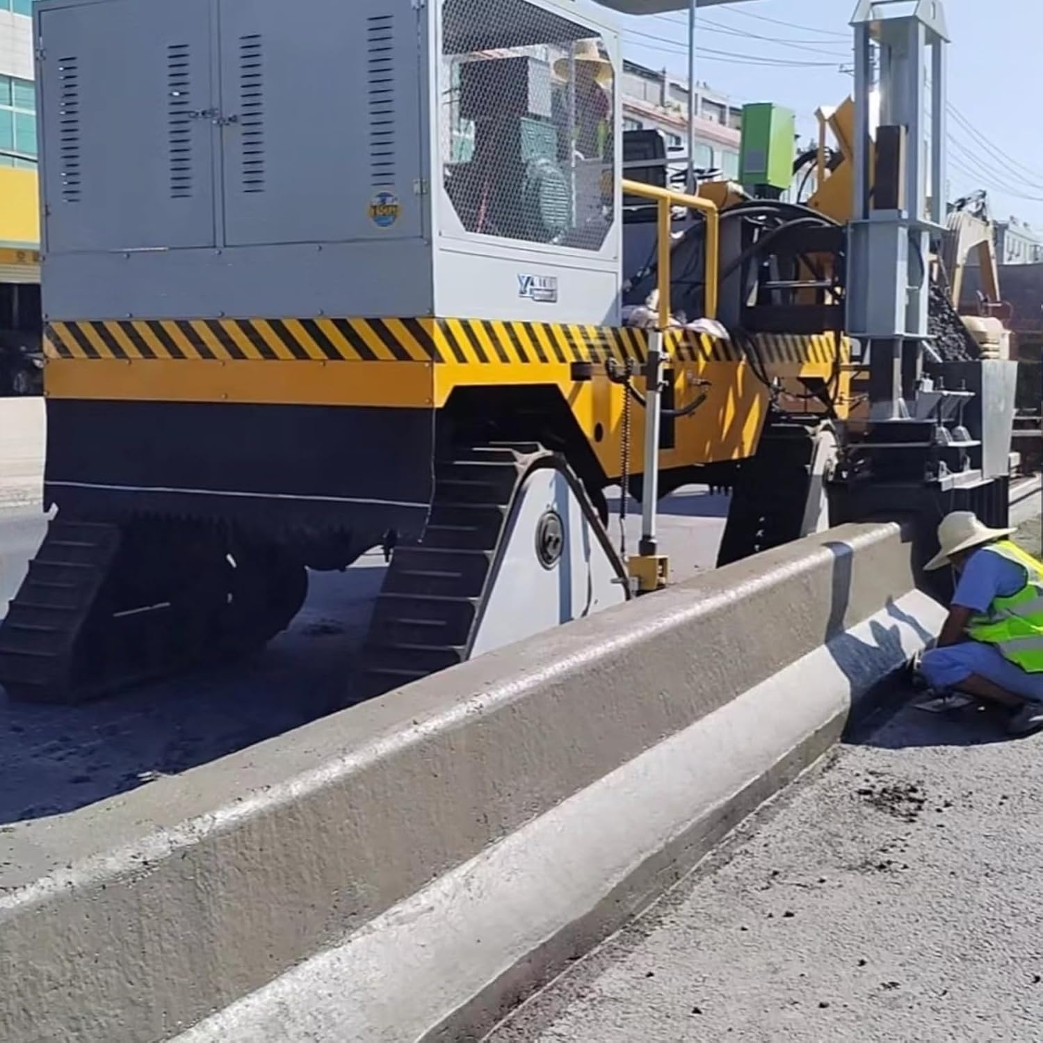 buy concrete curb slipform paver,best curb slipform machine,concrete curb paver worth buying,automatic curb machine pros cons,should I buy a slipform paver,concrete curb machine vs alternatives - detailed features and technical specifications