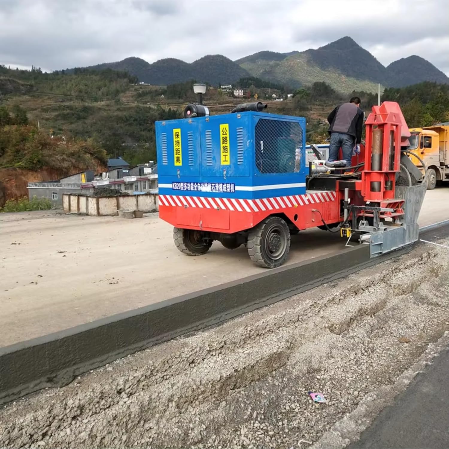concrete slipform curb machine,semi-automatic curb machine for road paving,Jersey barrier slipform paver,best concrete curbing machine for contractors,slipform curb machine vs alternatives,is slipform curb machine worth buying unboxing and complete package contents