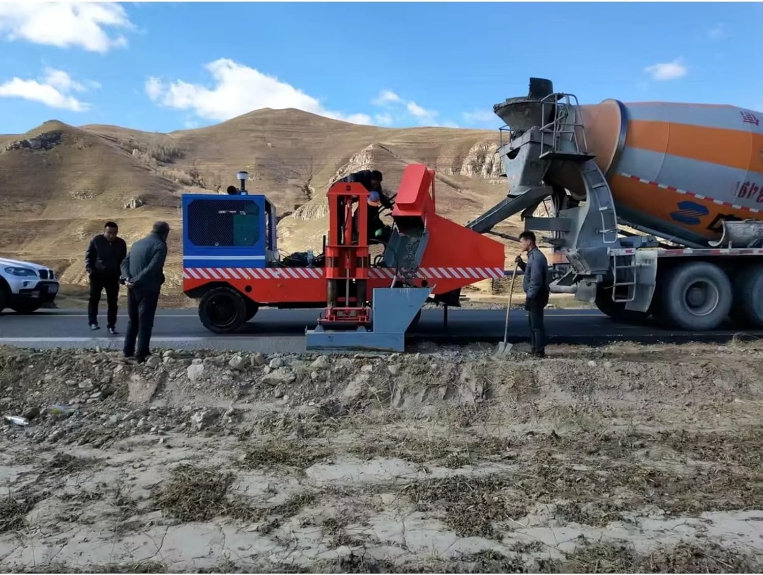 concrete slipform curb machine,semi-automatic curb machine for road paving,Jersey barrier slipform paver,best concrete curbing machine for contractors,slipform curb machine vs alternatives,is slipform curb machine worth buying performance testing and real-world results
